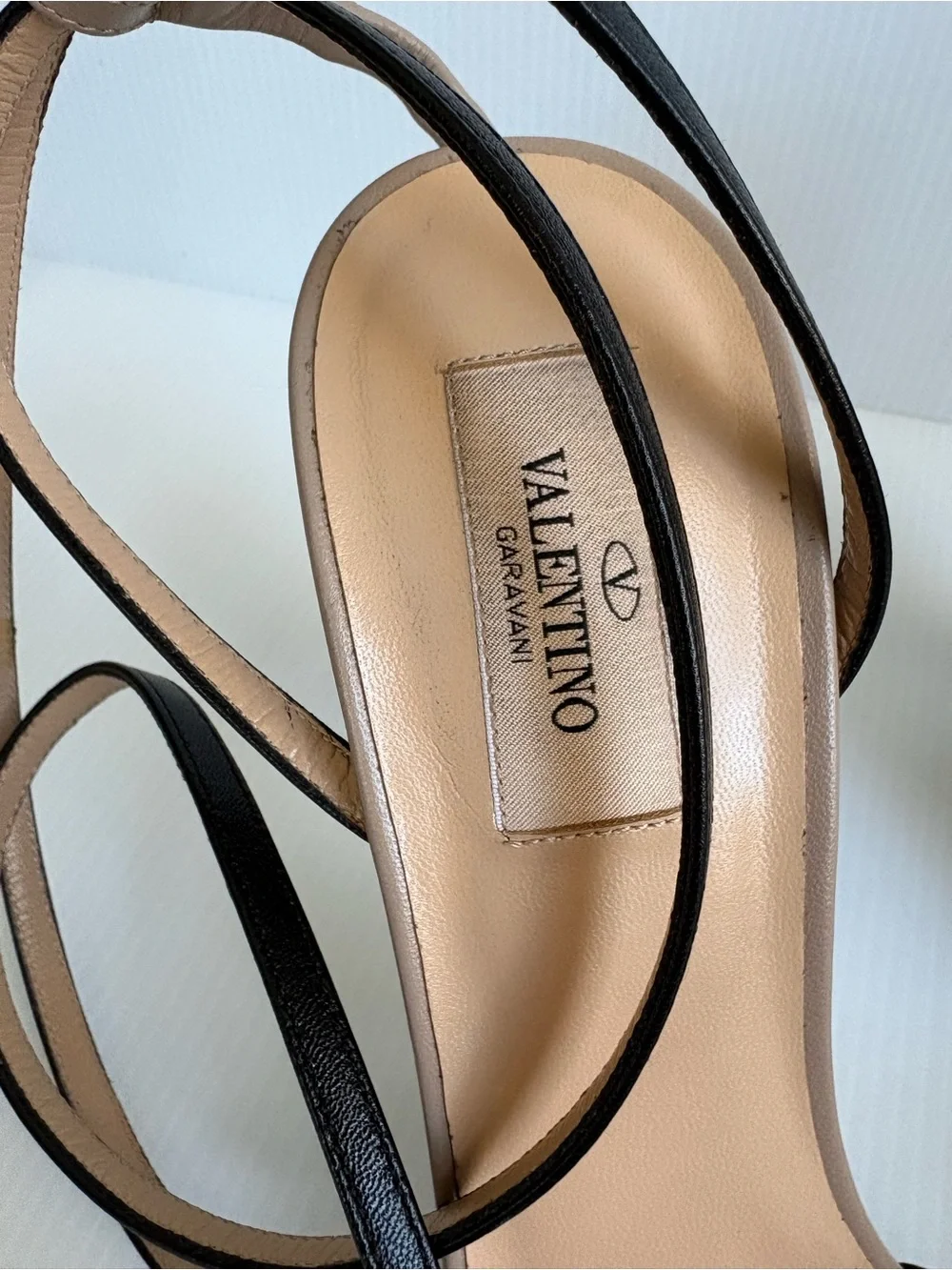 VALENTINO GARAVANI Rockstud Strappy Ankle Wrap Heels Sandals Size 40.5 - EUC